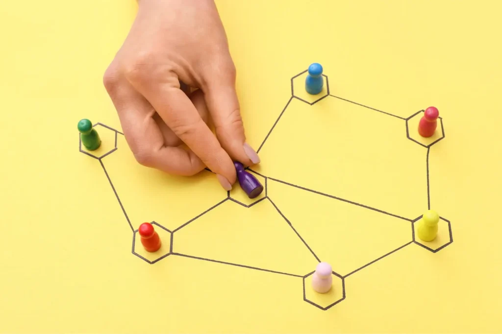 Evergreen content SEO supports topic clusters and internal linking.