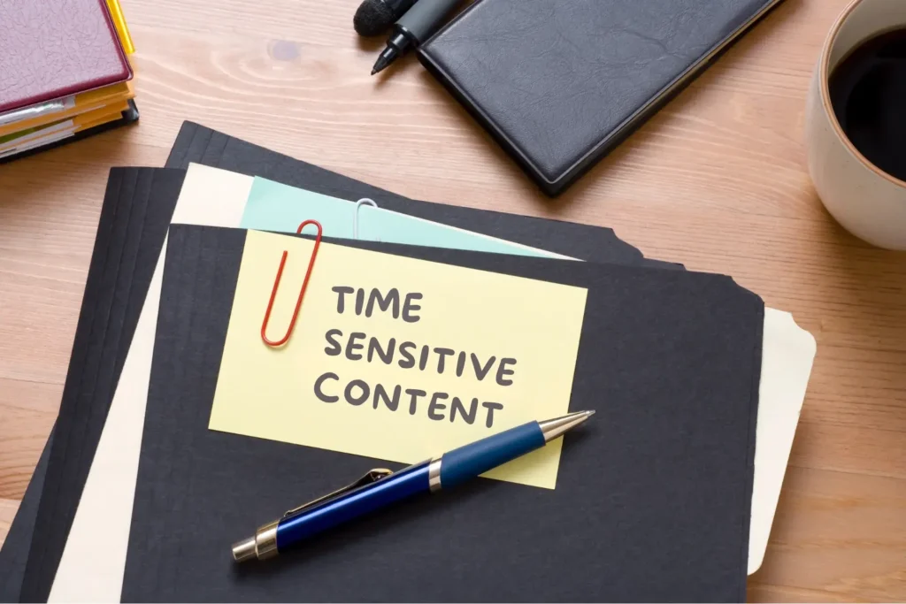 Time-sensitive evergreen content is defined with simple examples for beginners.